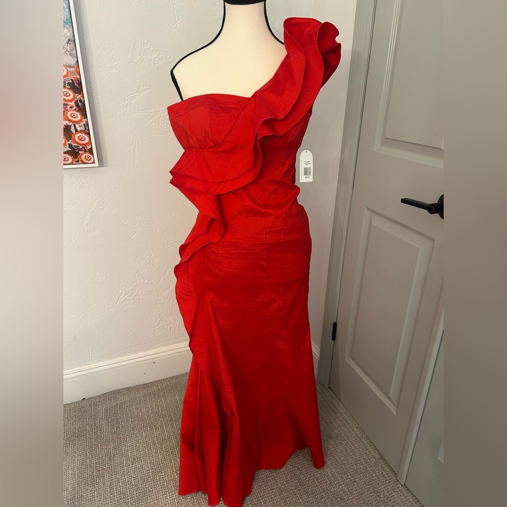 Jessica Simpson red gown ruffle gown